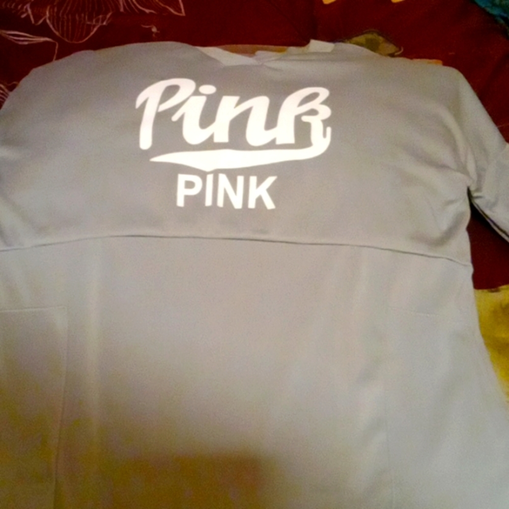 Grey pink outfit